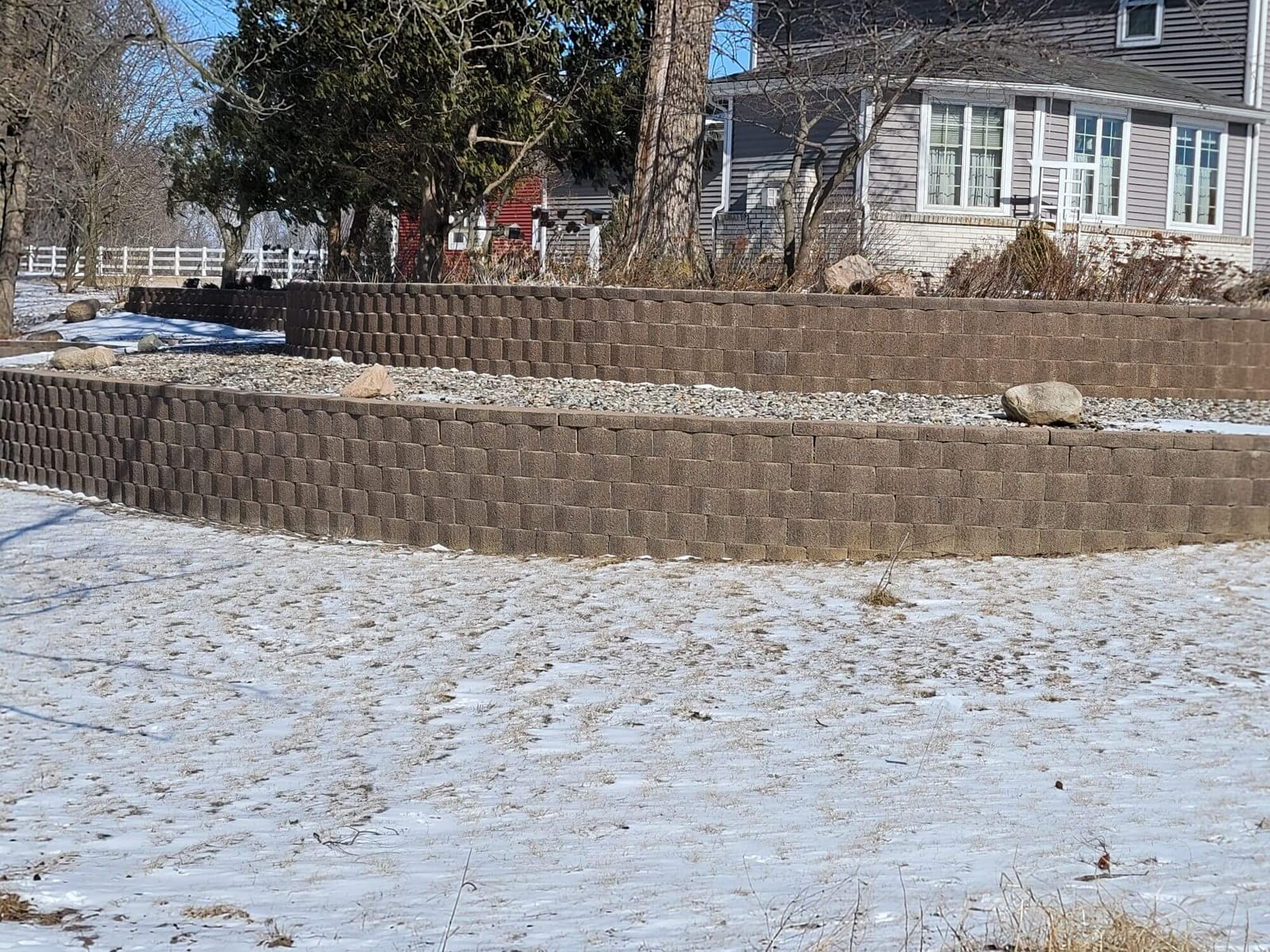 Concrete retaining wall construction